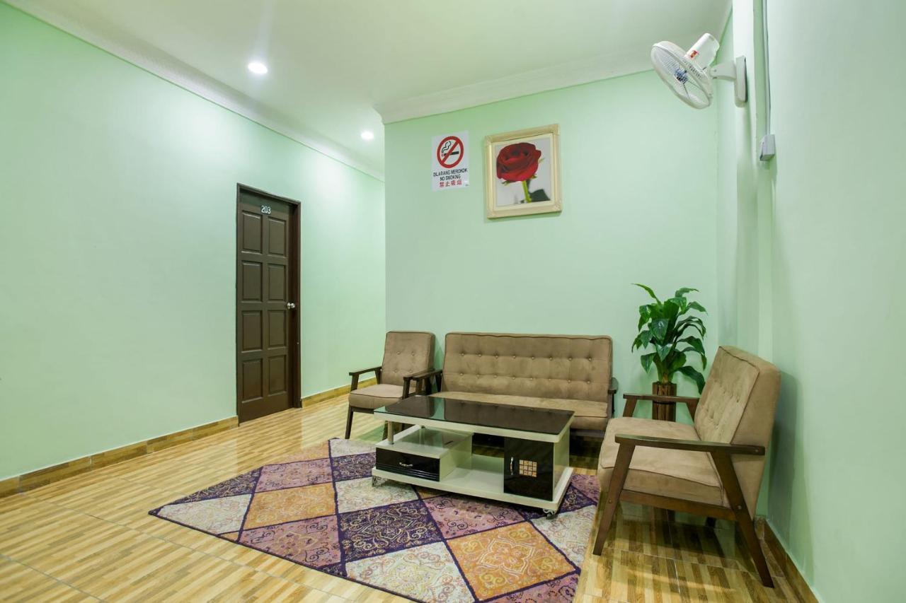 Oyo 89712 Grand Inn Семпорна Экстерьер фото