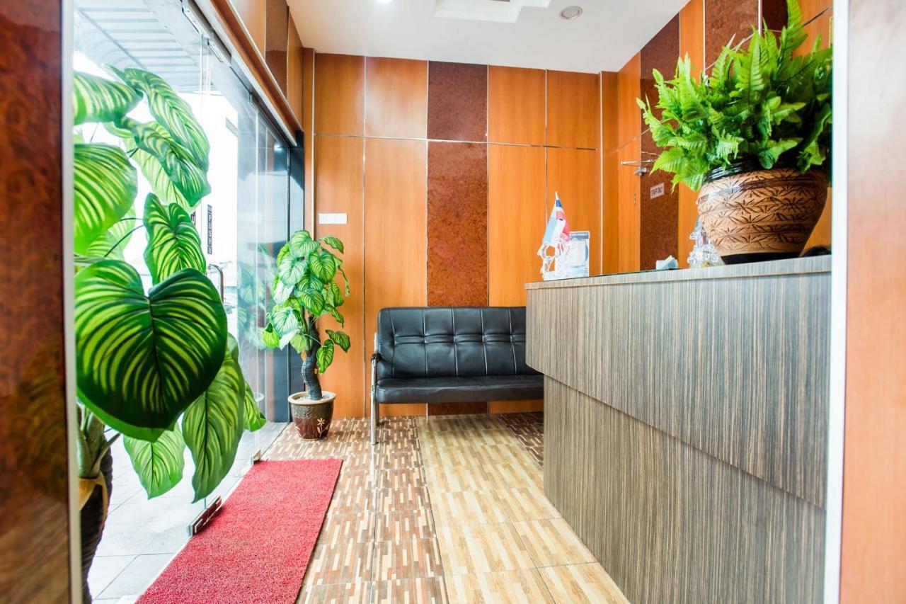 Oyo 89712 Grand Inn Семпорна Экстерьер фото